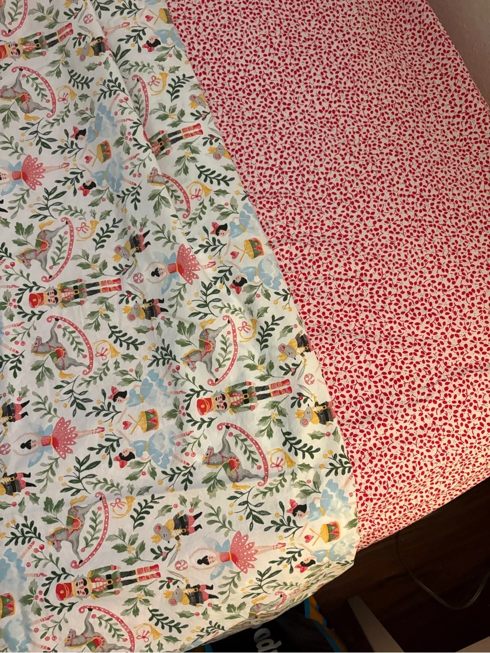 cupcakes & cashmere Nutcracker Cotton Bed Linen in White with Green and Pink Acc